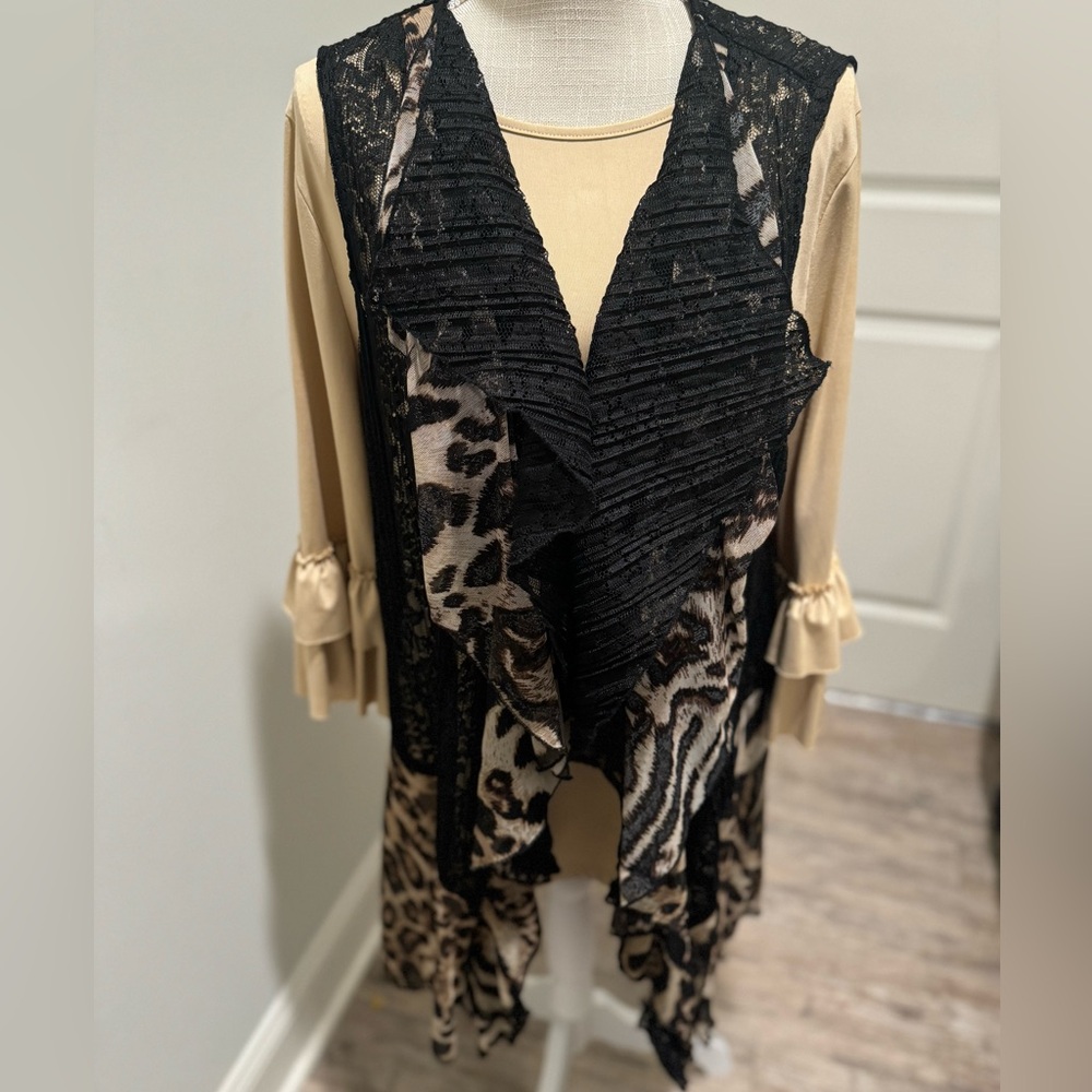 Zadie B’s Lace Vest with Animal print good condition